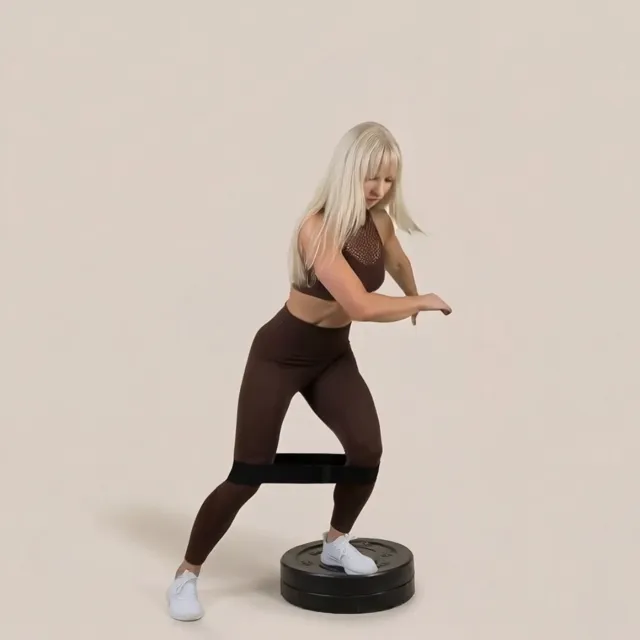 Booty band ile yükseltilmiş kayak sıçraması — starting position