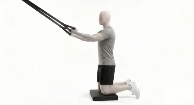Direnç bandı ile row ve triceps uzatma — starting position