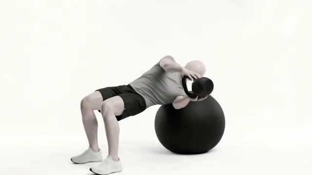 Egzersiz topu ve kettlebell ile oblik rotasyon — starting position